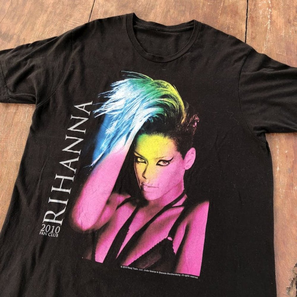 2010 Rihanna t Shirtkznu58